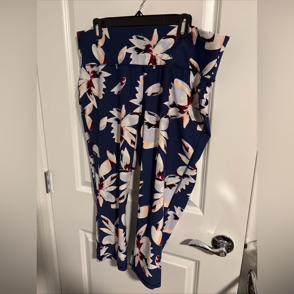 Livi Active by Lane Bryant High Waisted Floral Athletic Leggings Womens 18/20